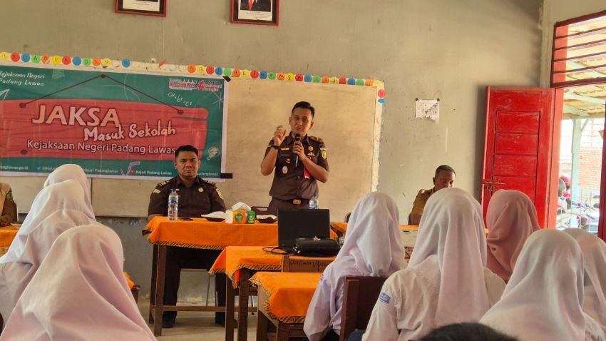 Jaksa Masuk Sekolah : Bahaya Narkoba Mengintai Generasi Muda