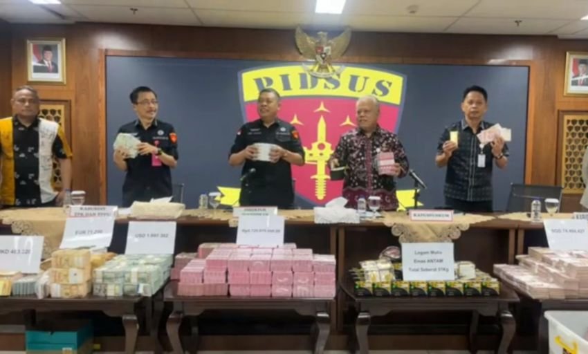 Kejagung Temukan Rp 920 Miliar Di Rumah Eks Pejabat MA Makelar Kasus ...