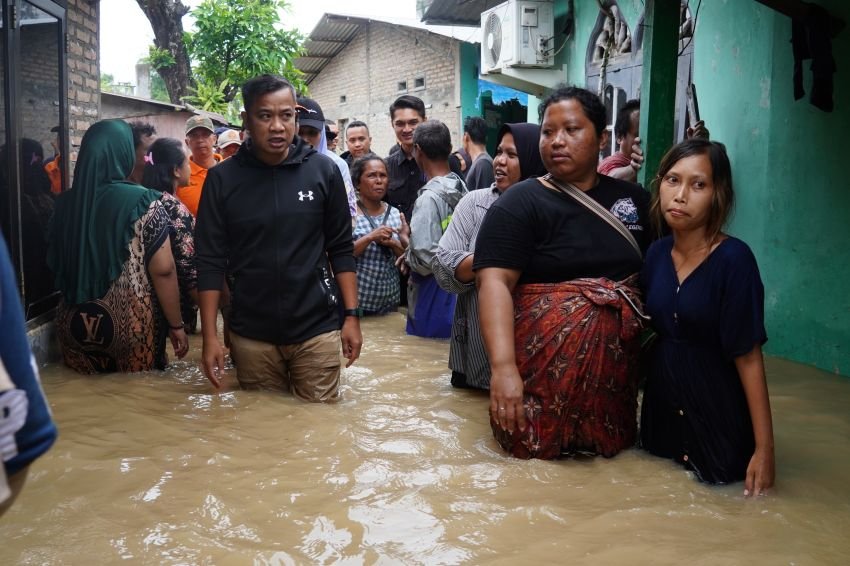 Banjir di Tebingtinggi Belum Surut, Pj Wali Kota Pastikan Korban Banjir Tidak Kelaparan