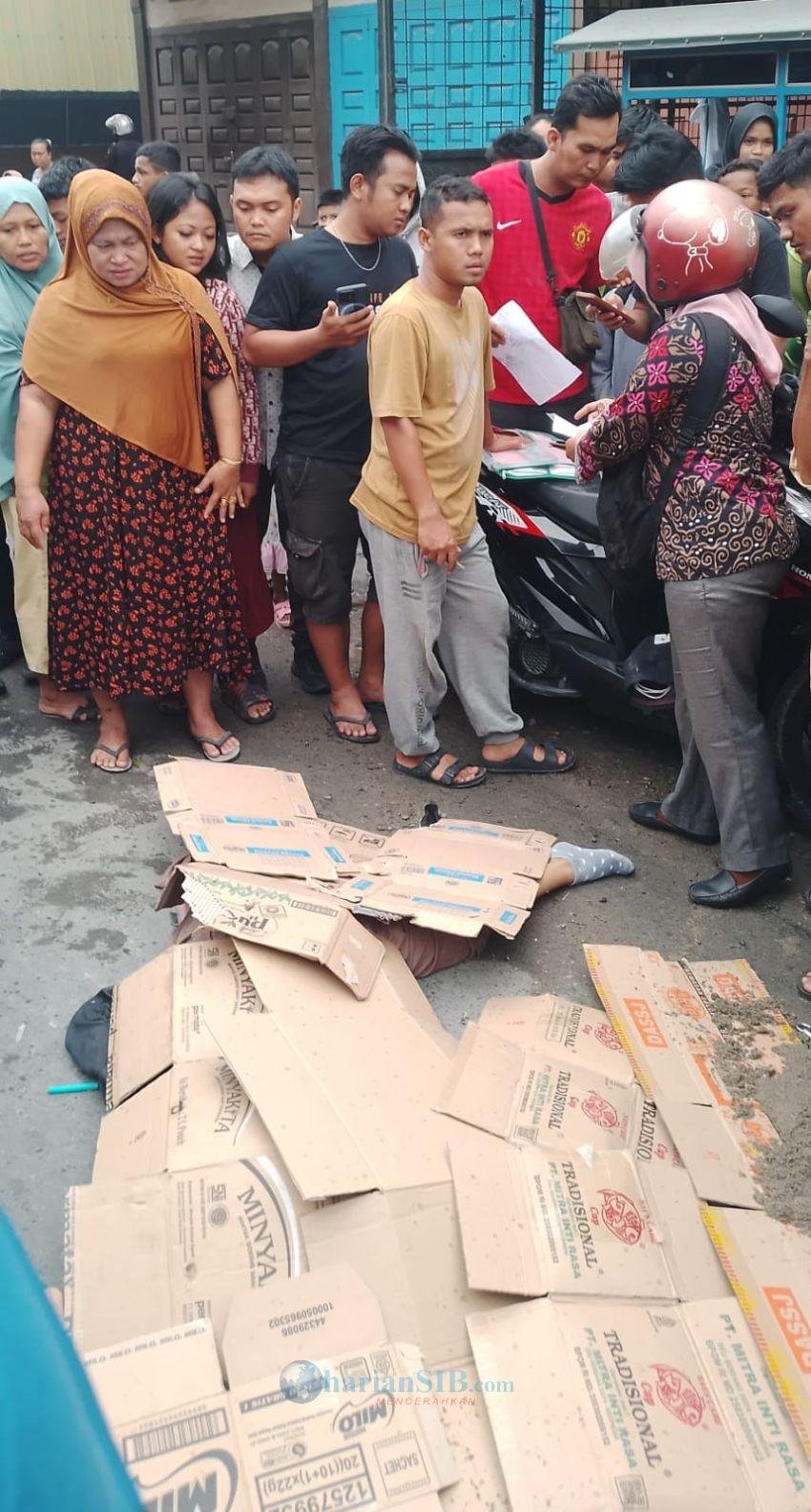 Pengendara Motor Tewas Digilas Truk di Labuhan Deli