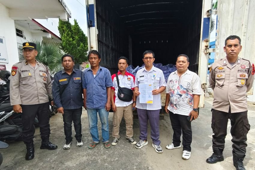 Logistik APK Paslon Pilkada Tahun 2024 Tiba di KPU Kota Pematangsiantar