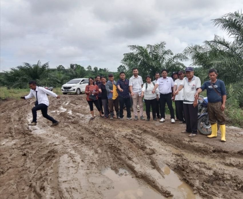 Masyarakat Nagori Lumban Gorat Harapkan PTPN IV Unit Balimbingan Perbaiki Jalan Penghubung Antardusun