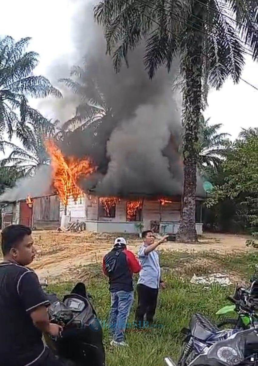 Warga Bentrok dengan Sekelompok Pria di Sabungan, 2 Rumah dan 2 Mobil Dibakar