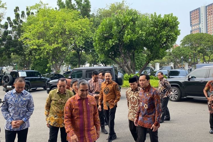 Temui Presiden Jokowi, Pimpinan MPR Sampaikan Undangan Pelantikan Presiden