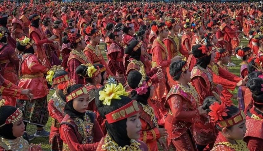 Manortor Massal di Indonesia Pecahkan Rekor MURI