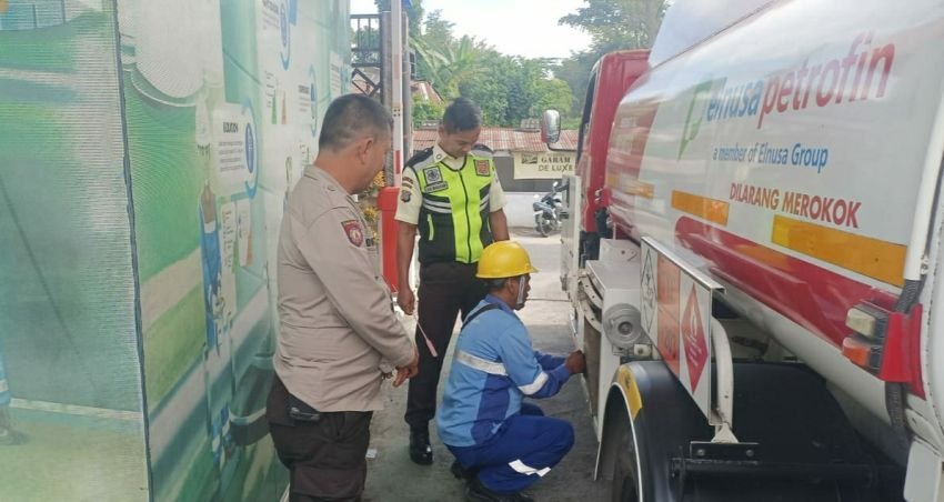 Personil Pamobvit Polres Pematangsiantar Patroli di Area PT Pertamina