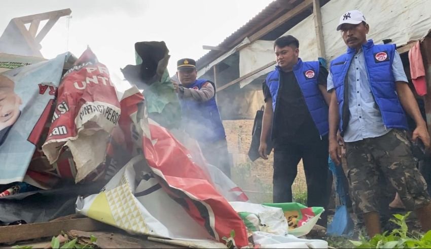 Satres Narkoba Gerebek Jermal 15, Tiga Orang Diamankan, Barak Dirubuhkan dan Dibakar