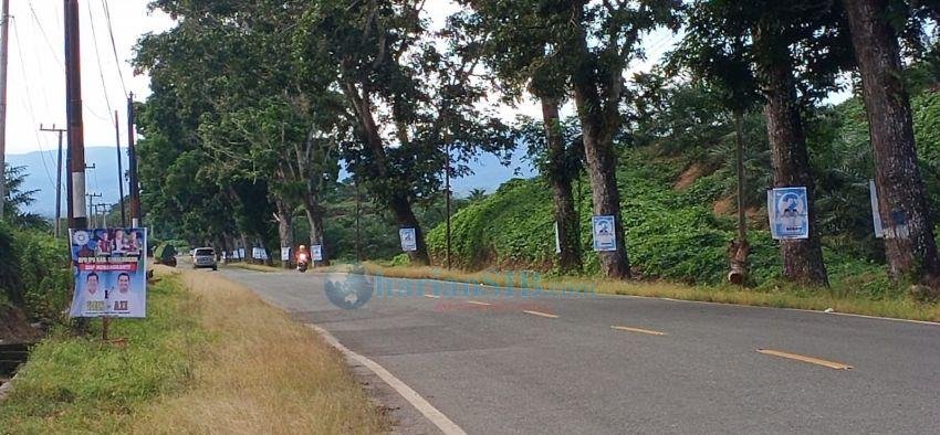 Ratusan APK Paslon Bupati Simalungun Hiasi Jalinsum Parapat