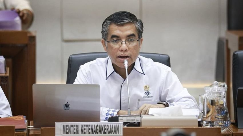 Kemnaker Undur Penetapan UMP 2025