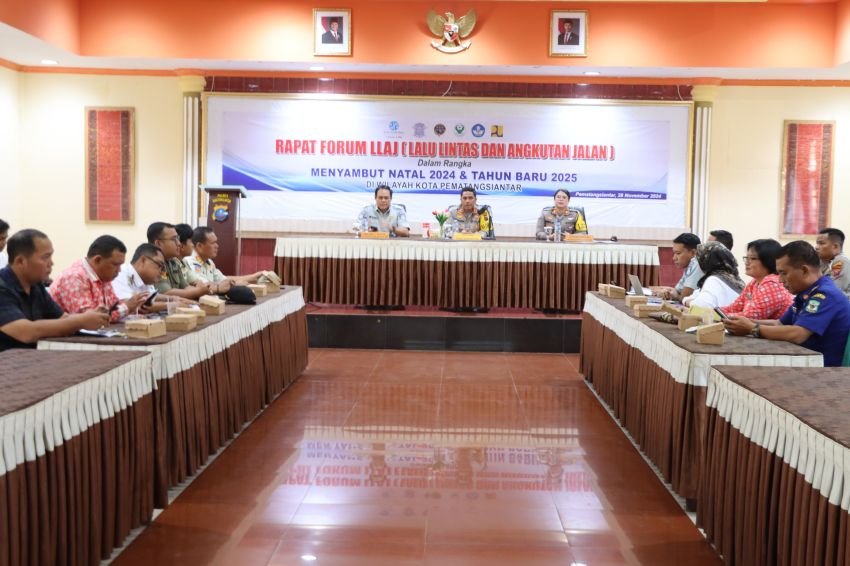 Kapolres Pematangsiantar Pimpin Rapat Kesiapan Jelang Nataru