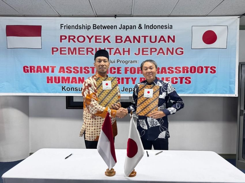 Pemerintah Jepang Tandatangani Kontrak Bantuan Hibah dengan YPIHM 1 Unit Mobil Ambulans