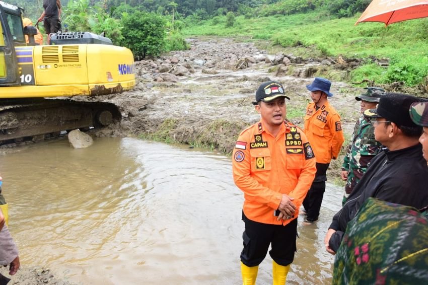 Pj Bupati Tinjau Lokasi Banjir Bandang di Desa Martelu