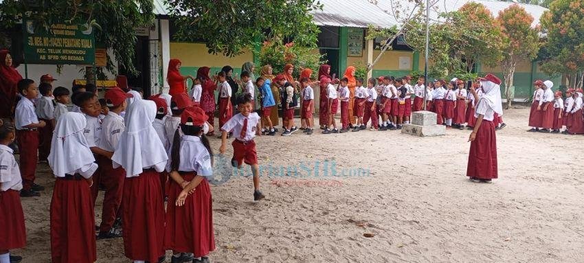 Peringati Hari Guru Nasional, SDN 104292 Pematang Kuala Gelar Upacara Bendera dan Doa Bersama