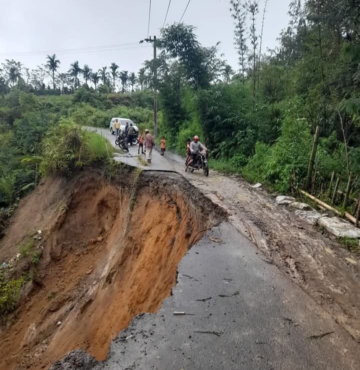 Ruas Jalan di Bahapalraya Simalungun Terancam Putus