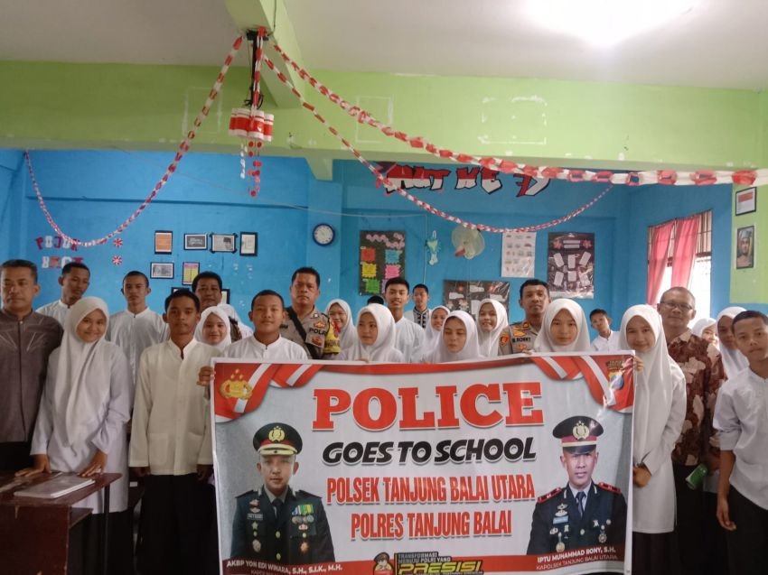 Police Goes To School, Kapolsek TBU Himbau Pelajar SMAN 7 Tanjungbalai Hindari Pelanggaran Hukum