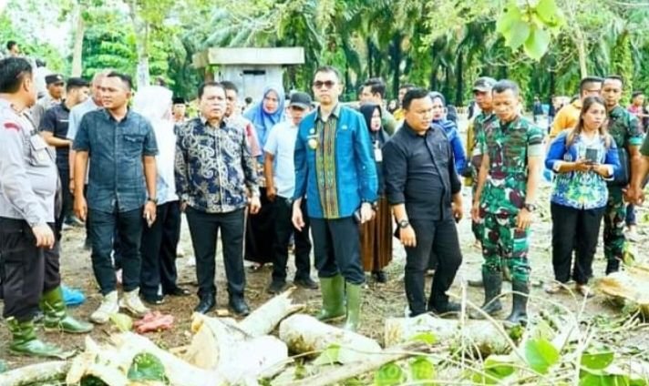 Pjs Bupati Labuhanbatu Bubarkan Perkemahan Kompas 7