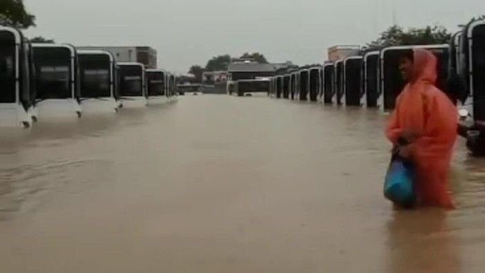 Puluhan Bus Listrik Terendam Banjir, Begini Kata Kadishub Medan