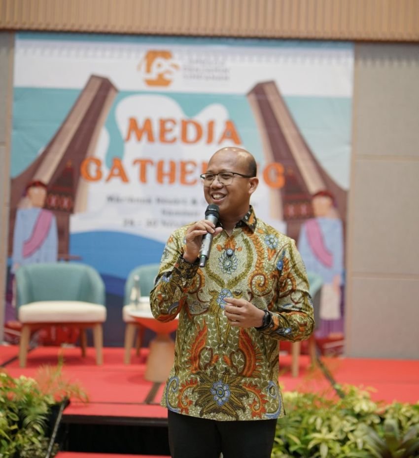 Pantun Melayu Muhamad Yusron Saat Keliling Danau Toba untuk Sosialisasi Peran Tanggung Jawab LPS