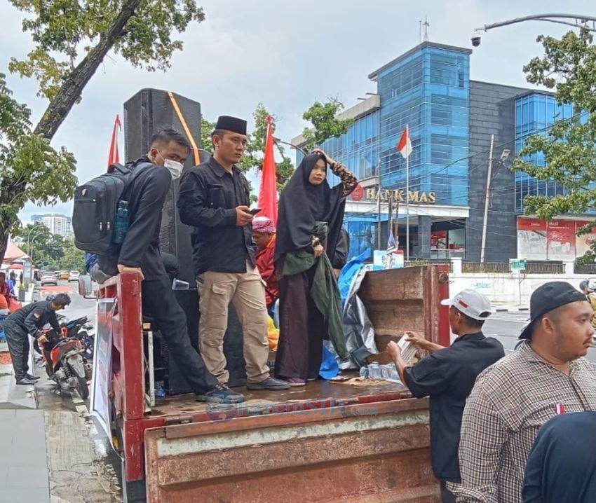 Masa Rakyat Sumut Peduli Pilkada Demo di Depan Kantor Gubernur Sumut