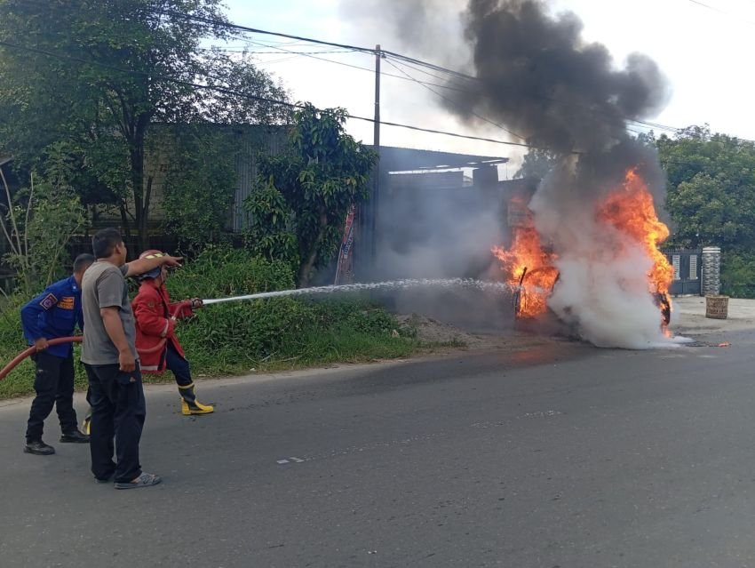 Mobil Toyota Avanza di Binjai Ludes Terbakar, Tak Ada Korban Jiwa