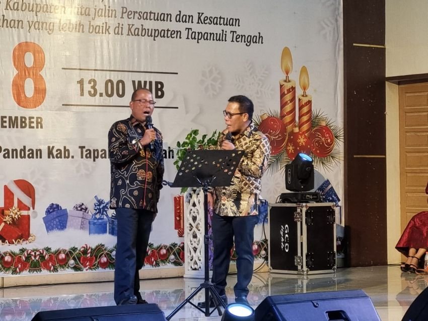 Perayaan Natal Kabupaten Tapteng Tuai Pujian, Pj Bupati Sugeng Duet dengan Masinton Pasaribu