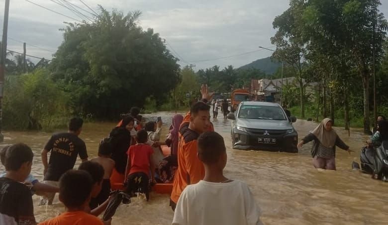 Sungai Aeknatas Meluap, Jalinsum Bandardurian Macet