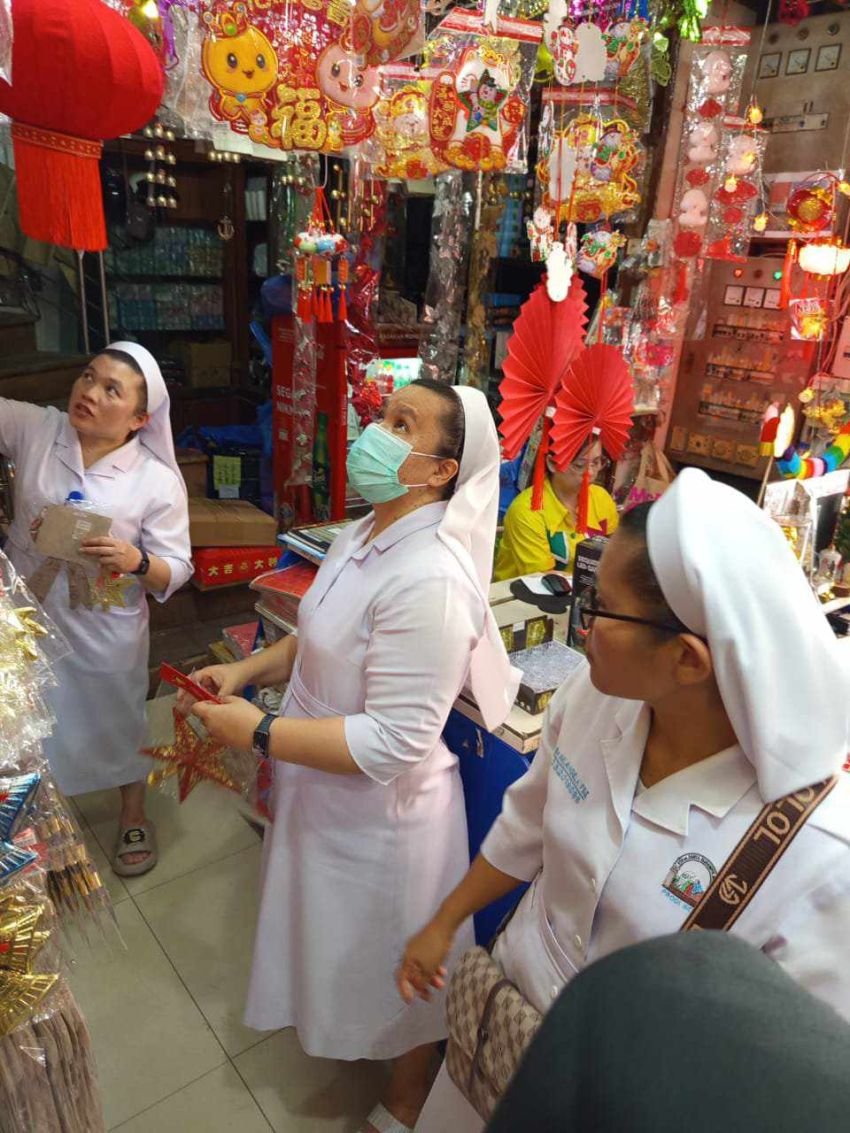 Biawari FSE Berburu Pernak-pernik Natal, Bintang Betlehem Penunjuk Jalan Orang Majus di Toko Acai Jaya Medan