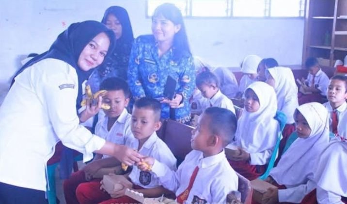 Pemkab Labuhanbatu Uji Coba Makanan Bergizi Sehat kepada 855 Anak SD dan SMP