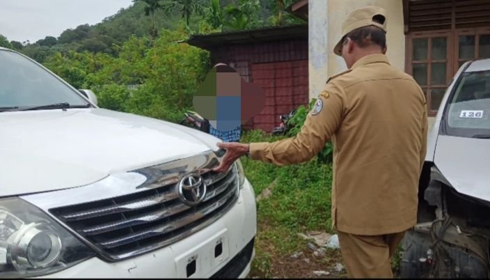 Pj Bupati Tapteng Akan Tempuh Jalur Hukum Terkait Mobil Pemkab yang Dipreteli