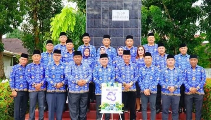 Peringati HUT Korpri, Sekda Bersama Pejabat Pemkab Labuhanbatu Ziarah ke TMP