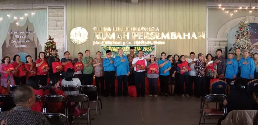 MPKW Sumut-NAD Berbagi Kasih kepada 500 Guru Swasta di Medan