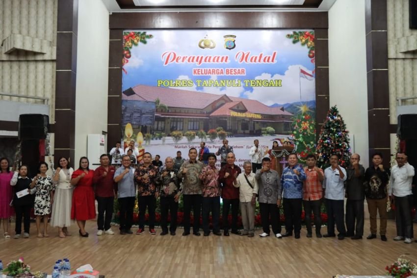 Polres Tapteng Rayakan Natal 2024 dengan Penuh Khidmat dan Sukacita di GOR Pandan