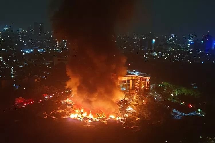 Kebakaran Hebat di Kemayoran Gempol, Ratusan Rumah Hangus