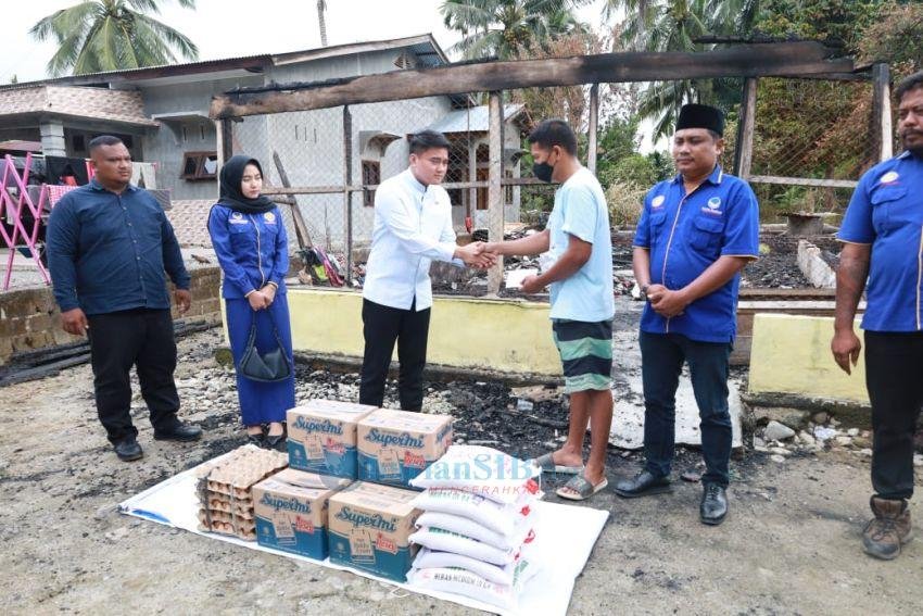 Wakil Ketua DPRD SU Serahkan Bantuan Sembako Kepada Korban Kebakaran di Bahorok Langkat