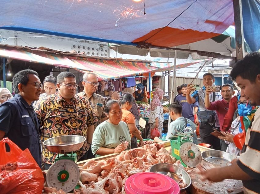 KPPU dan Disperindag Sumut Sidak Pasar Kemiri Medan, Pastikan Stok Tetap Aman