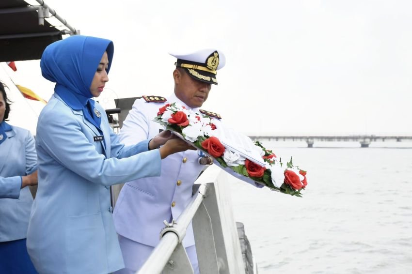 Kenang Pertempuran Laut Aru, Lanal TBA Gelar Tabur Bunga di Batubara dan Asahan