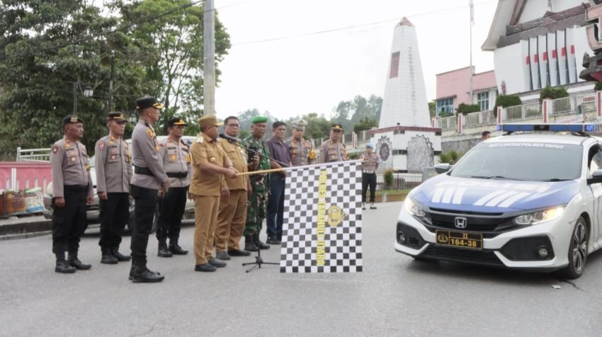 179 Personel Polres Taput Amankan Ibadah Pergantian Tahun