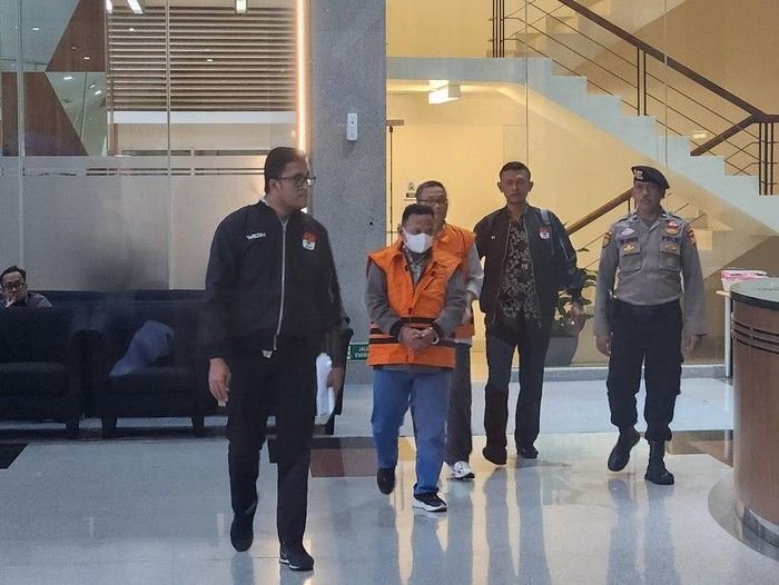 KPK Tahan Bupati dan Kepala PUPP Situbondo Terkait Kasus Korupsi Dana PEN
