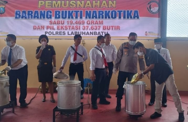 Polres Labuhanbatu Musnahkan Sabu 19,4 Kg dan Ekstasi 37.637 Butir dari Supir Travel