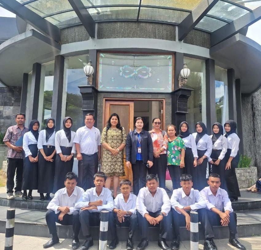 Tingkatkan Link and Match, SMKN 1 Panei dan Simalem Resort Tandatangani MoU