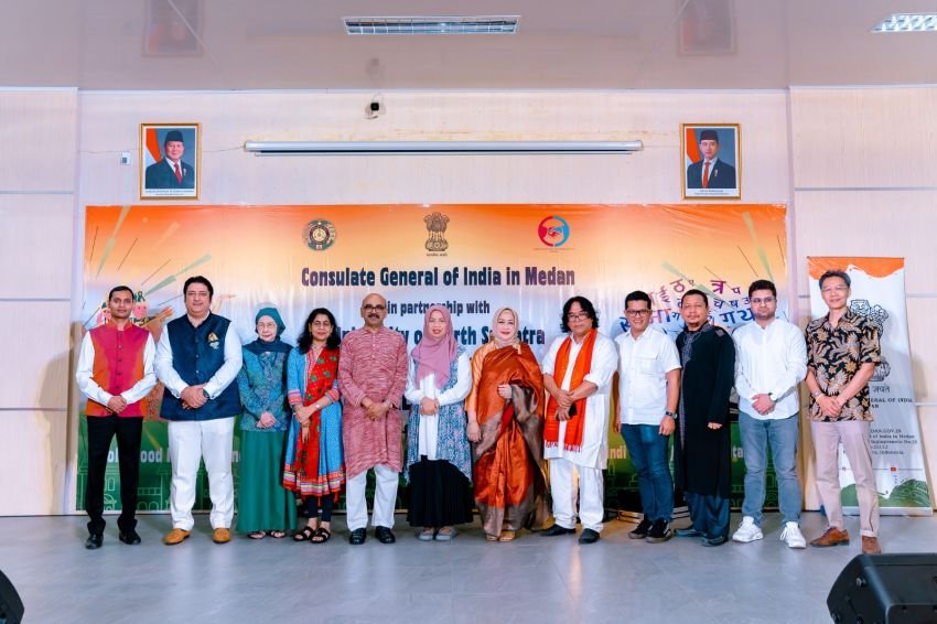 Mr Ravi Shanker Goel Bahagia Puisi dan Lagu-Lagu Hindi Ditampilkan dalam World Hindi Day di Medan