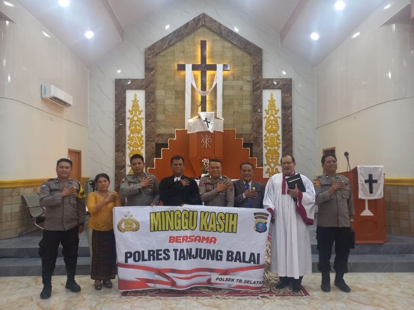 Minggu Kasih, Polres Tanjungbalai Sambangi Jemaat HKBP Persatuan