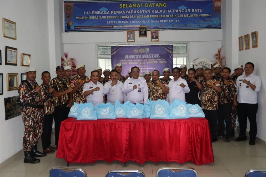 Lapas Pancurbatu Salurkan Bansos kepada Keluarga Warga Binaan dan Anak Yatim