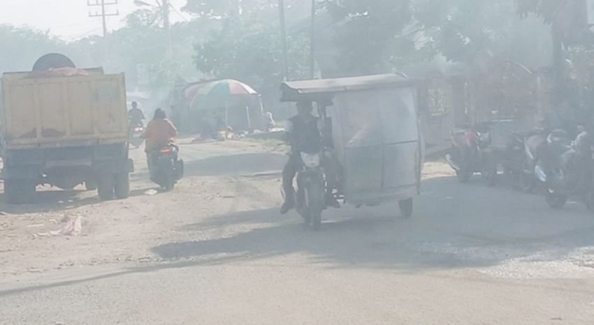 Aktivitas Truk Galian C di Sibuluan Nauli Bikin Warga "Makan" Debu