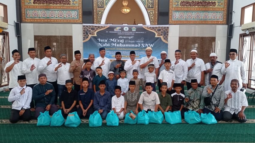 Peringati Isra Mi'Raj, PTPN IV Regional 1 Kebun Rambutan Santuni Anak Yatim