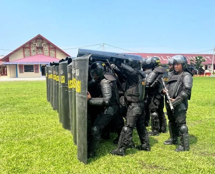 Sat Brimob Polda Sumut Latihan PHH Dukung Tugas Pengamanan