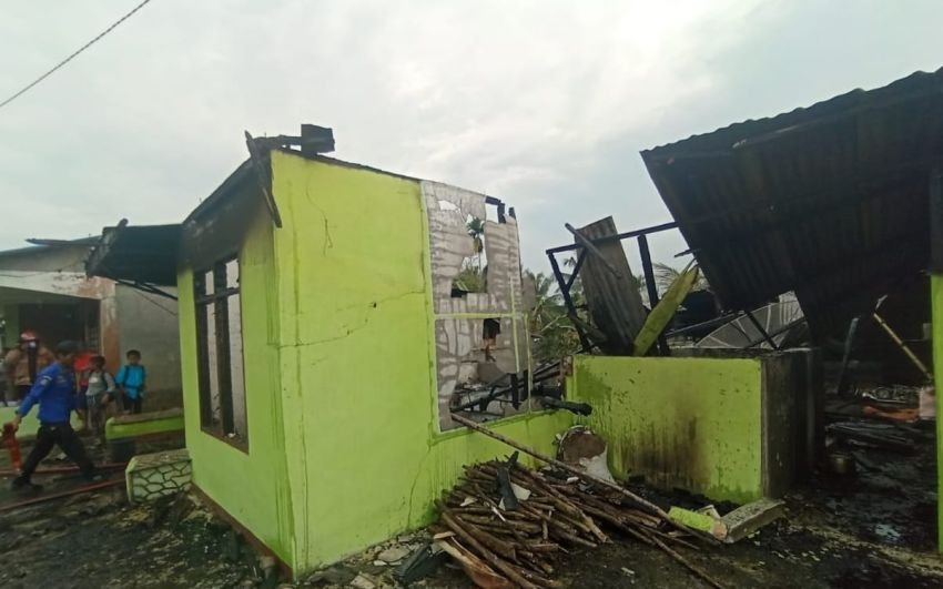 1 Rumah Semi Permanen Terbakar di Desa Jumantuang Dairi