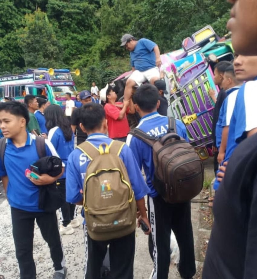 Bus Rombongan SMAN 1 Tigabinanga, Terbalik di Sibolangit, Tidak Ada Korban Jiwa