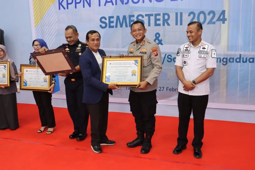 Polres Tanjungbalai Terima 2 Piagam Penghargaan KPPN Awards