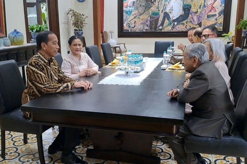 Mantan PM Malaysia Mahathir Mohamad Bertemu Jokowi di Solo